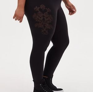 Torrid Heart&Floral Filigree Legging